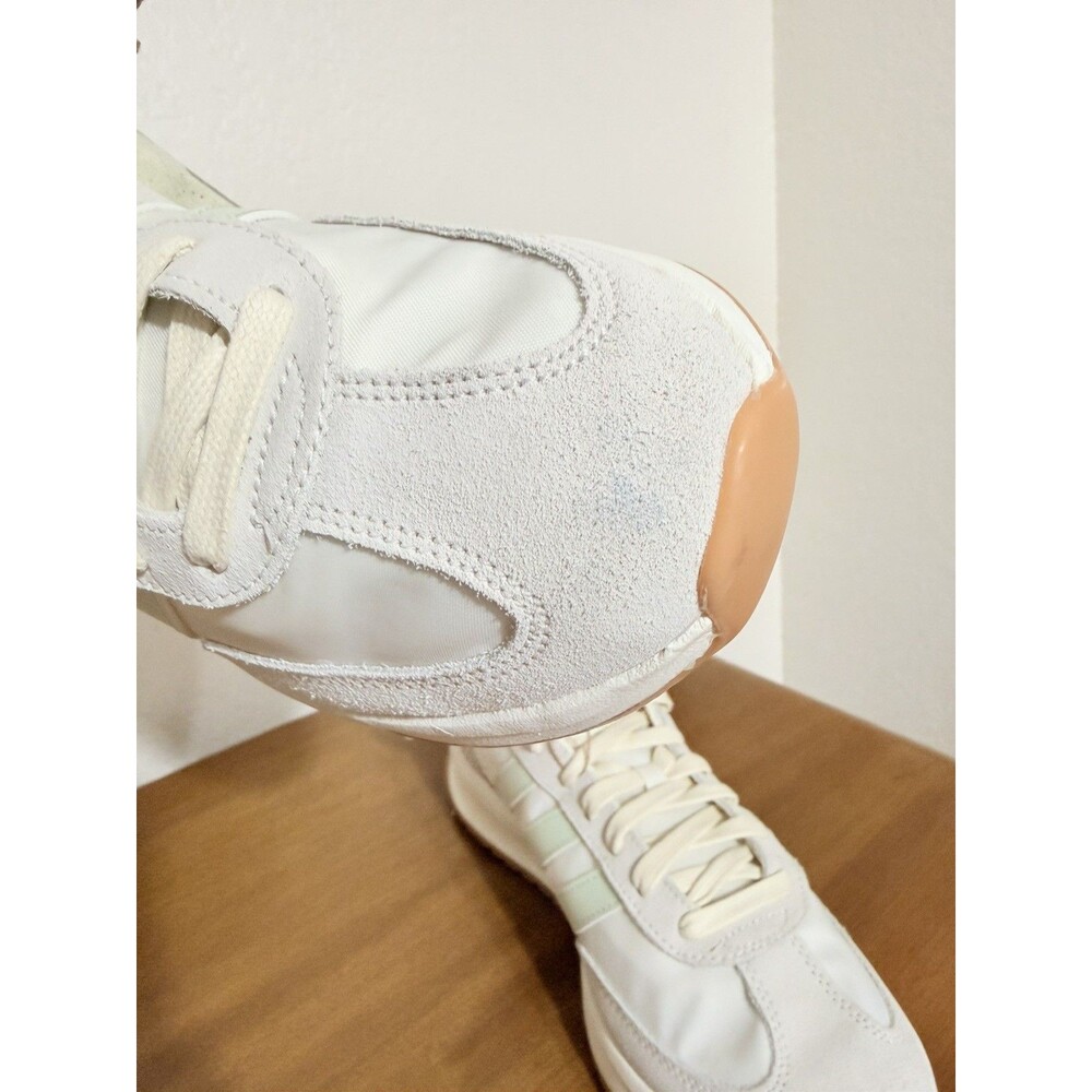 Adidas Run 70s 2.0 Sneaker Off White / Linen Green / Gum J14914 Womens 9.5 - Picture 5 of 10